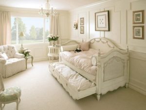 French Country Home Decor and Bedroom Feng Shui